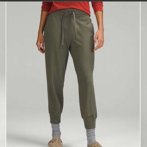 Lululemon Ready to Rulu Cropped Joggers Size 6